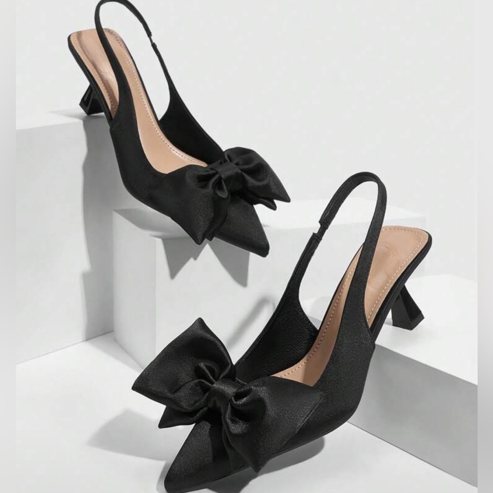 Low heels /w a bow